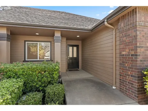 3322 Street Kitts Avenue Eugene OR 97408