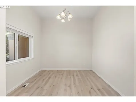 3322 Street Kitts Avenue Eugene OR 97408