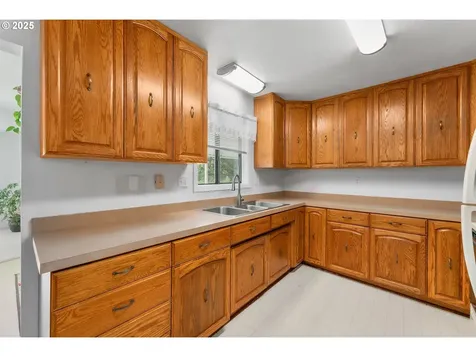 5121 Grange Road Roseburg OR 97471