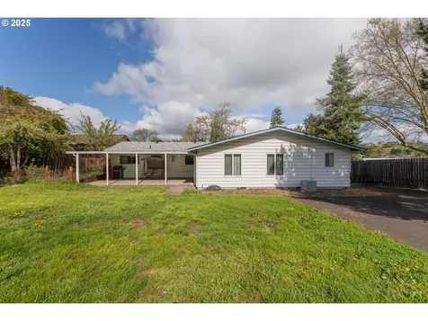5121 Grange Road Roseburg OR 97471