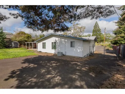 5121 Grange Road Roseburg OR 97471