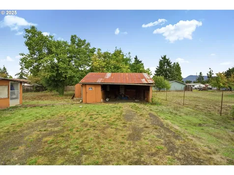 4916 E Street Springfield OR 97478