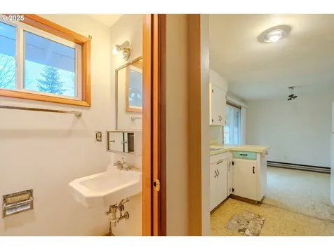 807 SE 105th Avenue Vancouver WA 98664