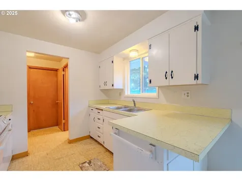 807 SE 105th Avenue Vancouver WA 98664