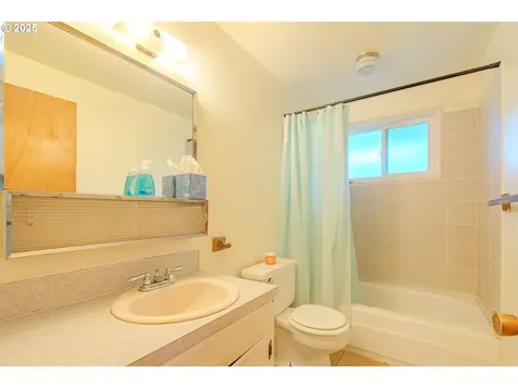 807 SE 105th Avenue Vancouver WA 98664