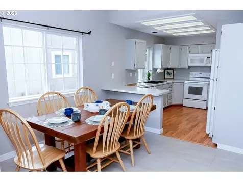 3235 NW Quay Drive Lincoln City OR 97367