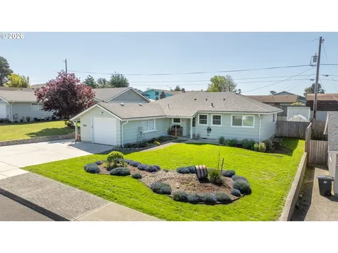1860 Grant Street North Bend OR 97459