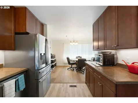 1860 Grant Street North Bend OR 97459