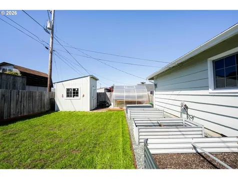 1860 Grant Street North Bend OR 97459