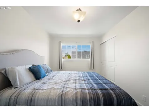 1860 Grant Street North Bend OR 97459