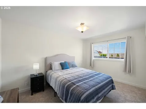 1860 Grant Street North Bend OR 97459