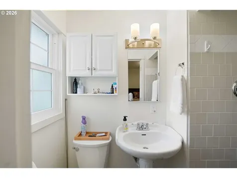 1860 Grant Street North Bend OR 97459