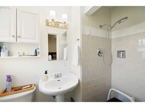 1860 Grant Street North Bend OR 97459
