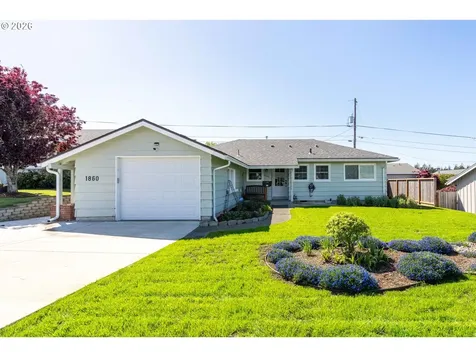 1860 Grant Street North Bend OR 97459
