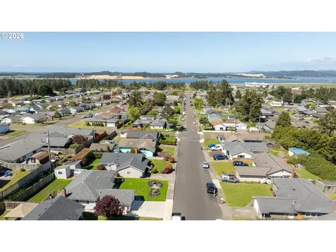 1860 Grant Street North Bend OR 97459