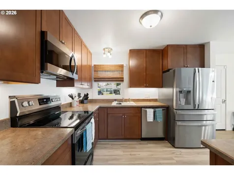 1860 Grant Street North Bend OR 97459