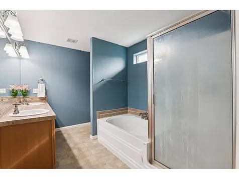 5915 NE 62nd Street Vancouver WA 98661