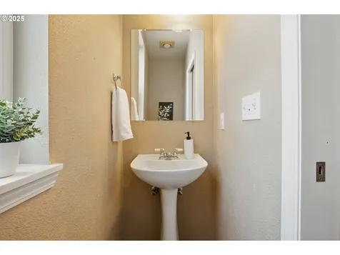 2561 NW 167th Avenue Beaverton OR 97006