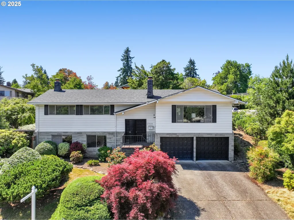 17435 Crownview Drive Gladstone OR 97027