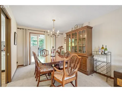 17435 Crownview Drive Gladstone OR 97027