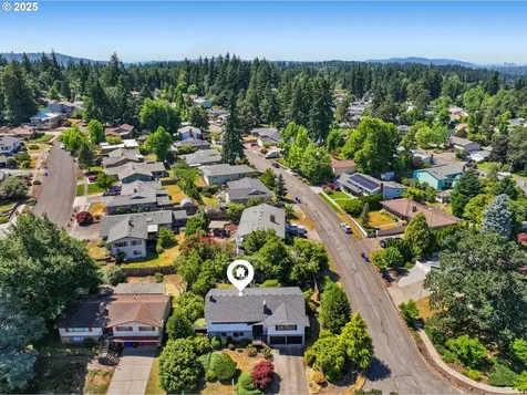 17435 Crownview Drive Gladstone OR 97027