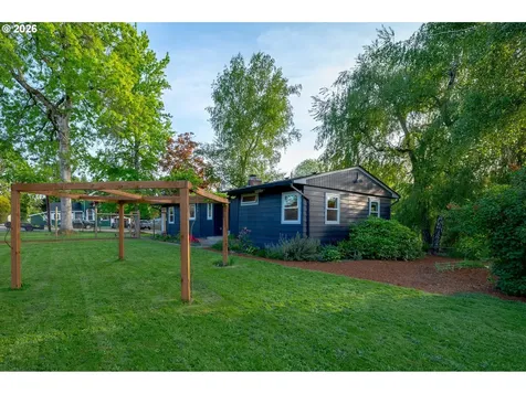 827 SW Gilson Street Mcminnville OR 97128