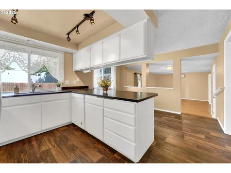 523 65th Street Springfield OR 97478