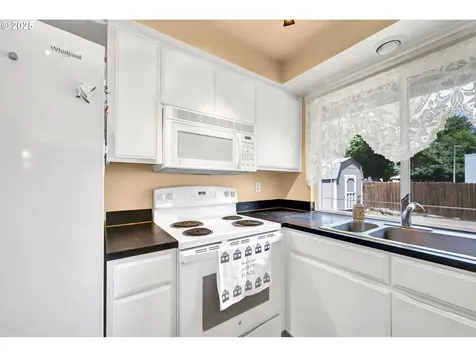 523 65th Street Springfield OR 97478