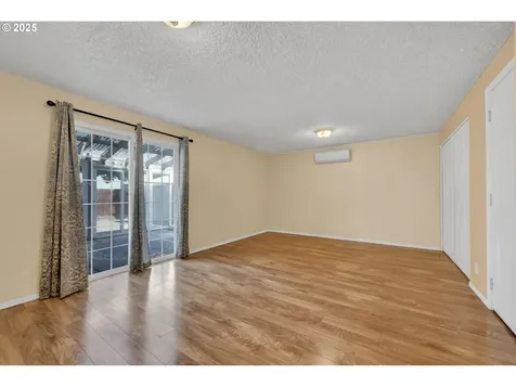 523 65th Street Springfield OR 97478