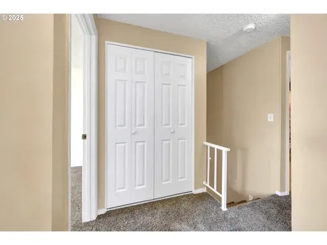 523 65th Street Springfield OR 97478