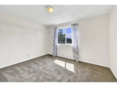 523 65th Street Springfield OR 97478