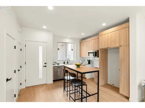 6792 SE Insley Street Portland OR 97206