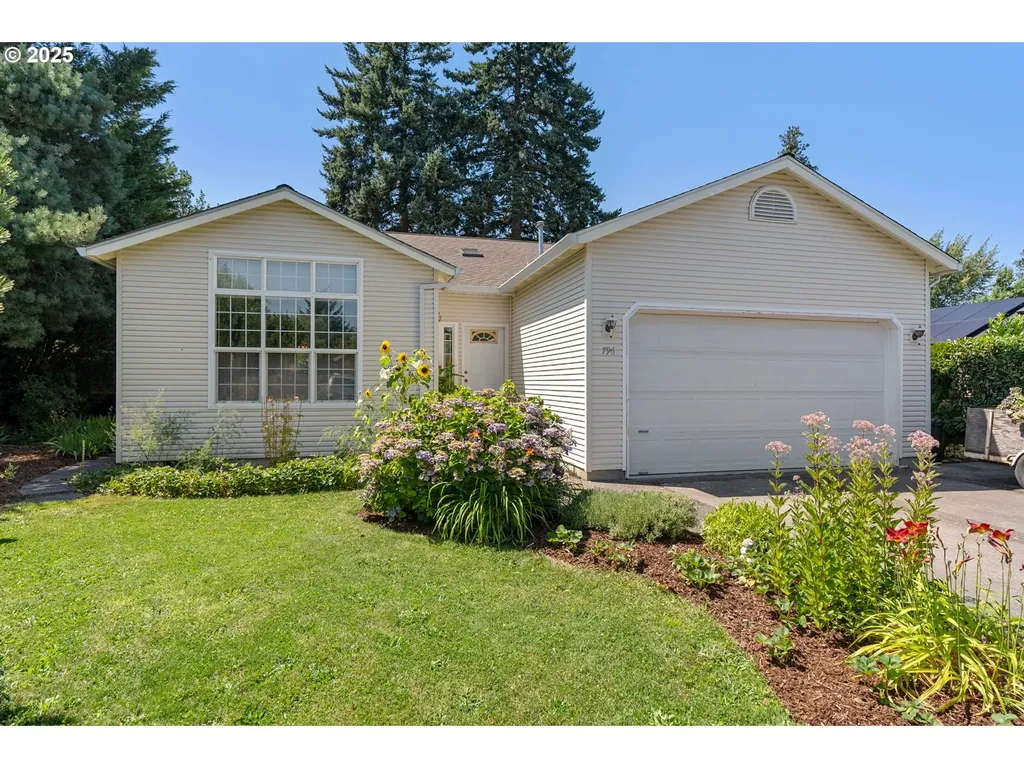 796 Street Charles Place Road Hood River OR 97031