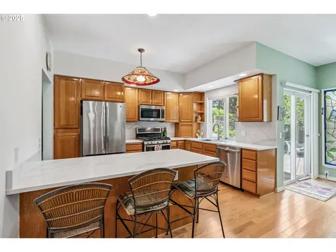 796 Street Charles Place Road Hood River OR 97031