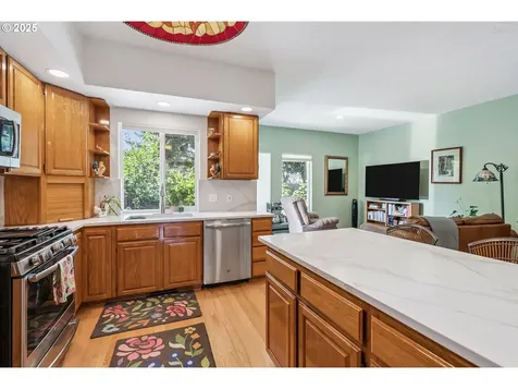 796 Street Charles Place Road Hood River OR 97031