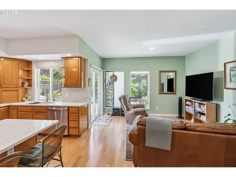 796 Street Charles Place Road Hood River OR 97031