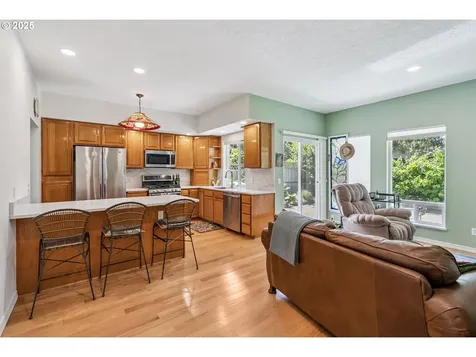 796 Street Charles Place Road Hood River OR 97031