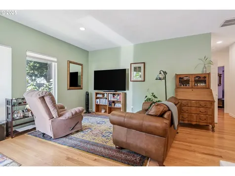 796 Street Charles Place Road Hood River OR 97031