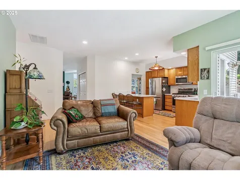 796 Street Charles Place Road Hood River OR 97031