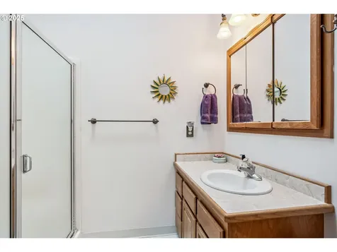 796 Street Charles Place Road Hood River OR 97031
