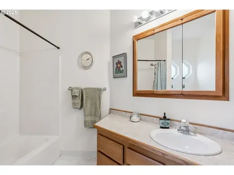 796 Street Charles Place Road Hood River OR 97031