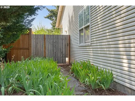 796 Street Charles Place Road Hood River OR 97031