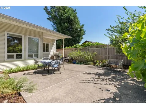 796 Street Charles Place Road Hood River OR 97031