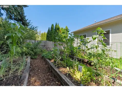 796 Street Charles Place Road Hood River OR 97031