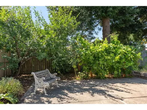796 Street Charles Place Road Hood River OR 97031