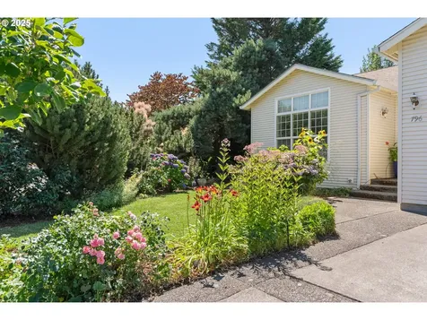 796 Street Charles Place Road Hood River OR 97031