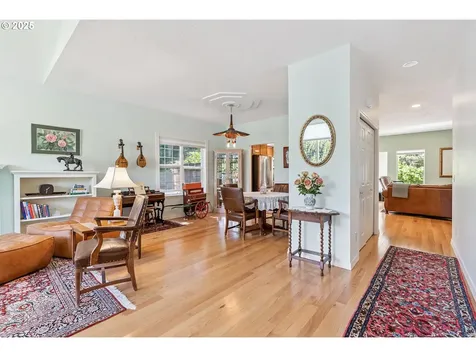 796 Street Charles Place Road Hood River OR 97031