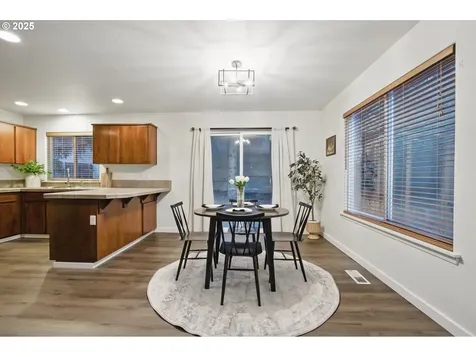 1117 N Winchell Street Portland OR 97217