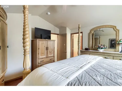428 SE 10th Street Troutdale OR 97060