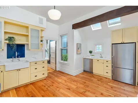 2664 NW Thurman Street Portland OR 97210